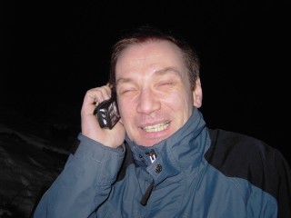 Stephan telefoniert mit seiner Liebsten